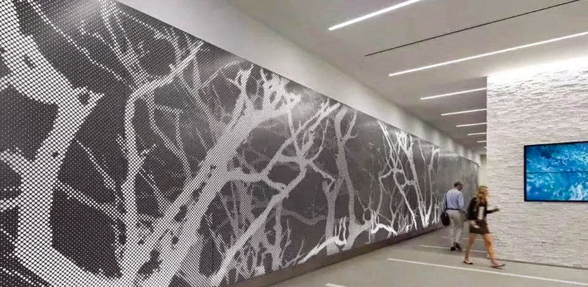 沖孔包柱鋁單板特點介紹